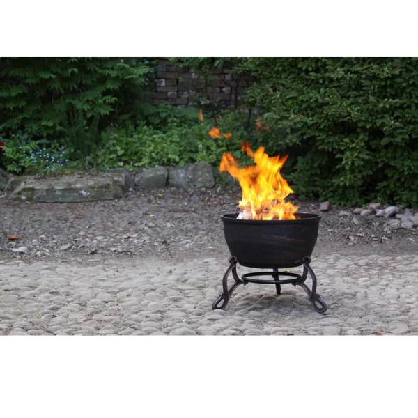 Gardeco Elidir cast iron fire bowl, including BBQ grill - D&ROutdoorOasis